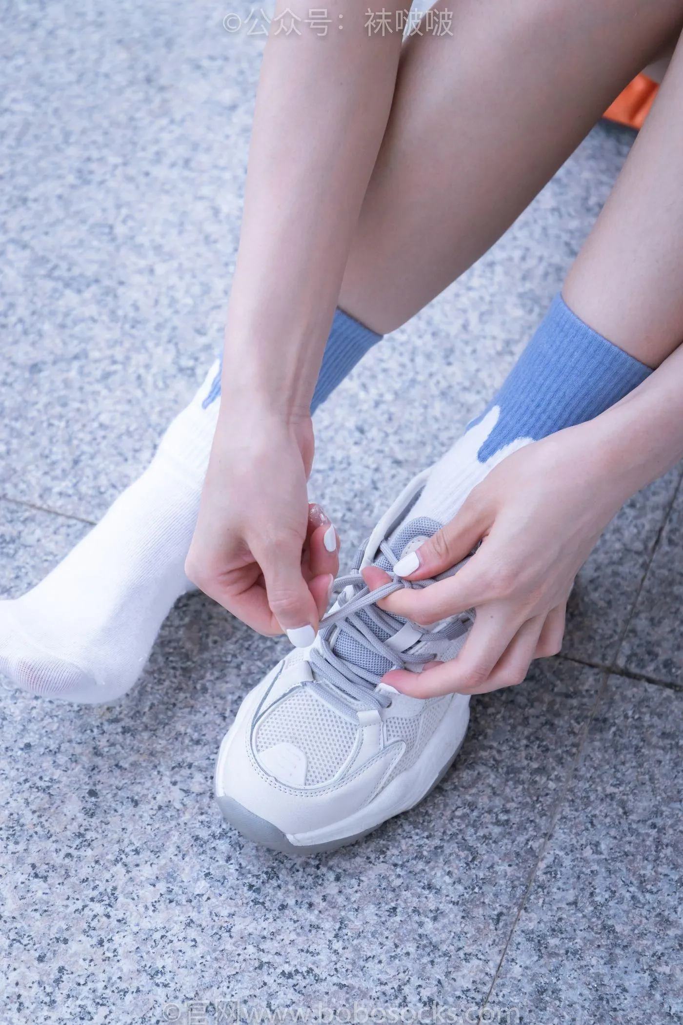 [BoBoSocks袜啵啵]NO.028 小米-运动鞋、白棉袜、裸足 [133P]插图6